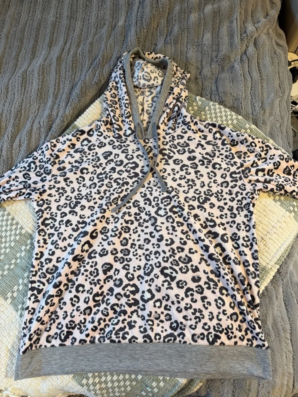 Women’s Cuddl Duds matching pajama SET 🩷
